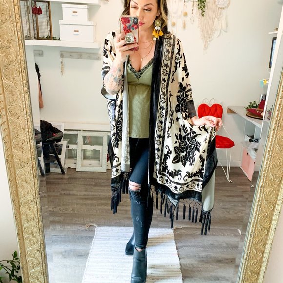 RESTOCKED! Velvet Burn Out Kimono - Picture 5 of 5